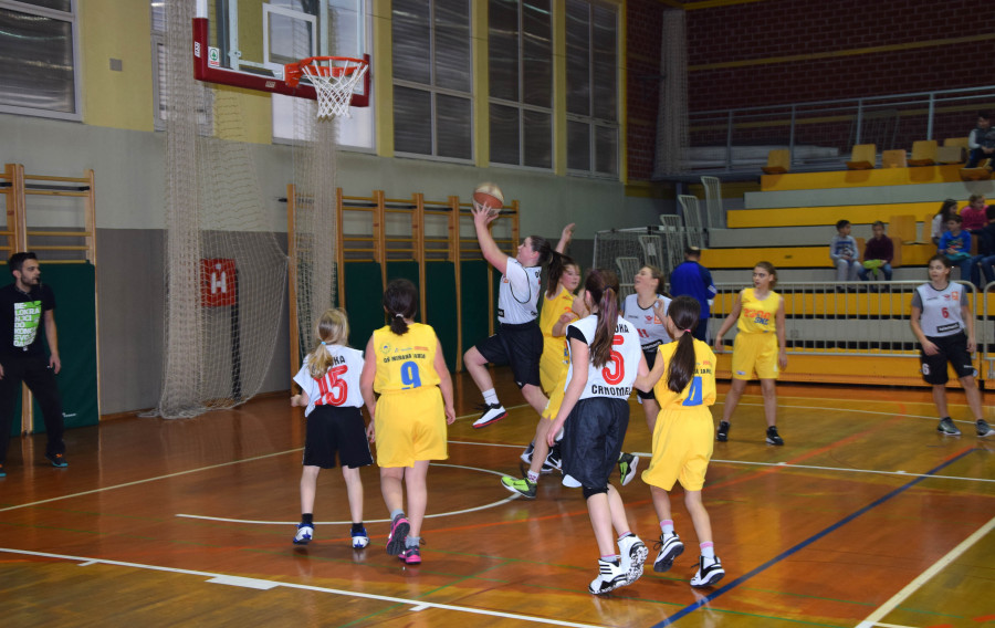 Občinsko tekmovanje v košarki za mlajše dečke in deklice